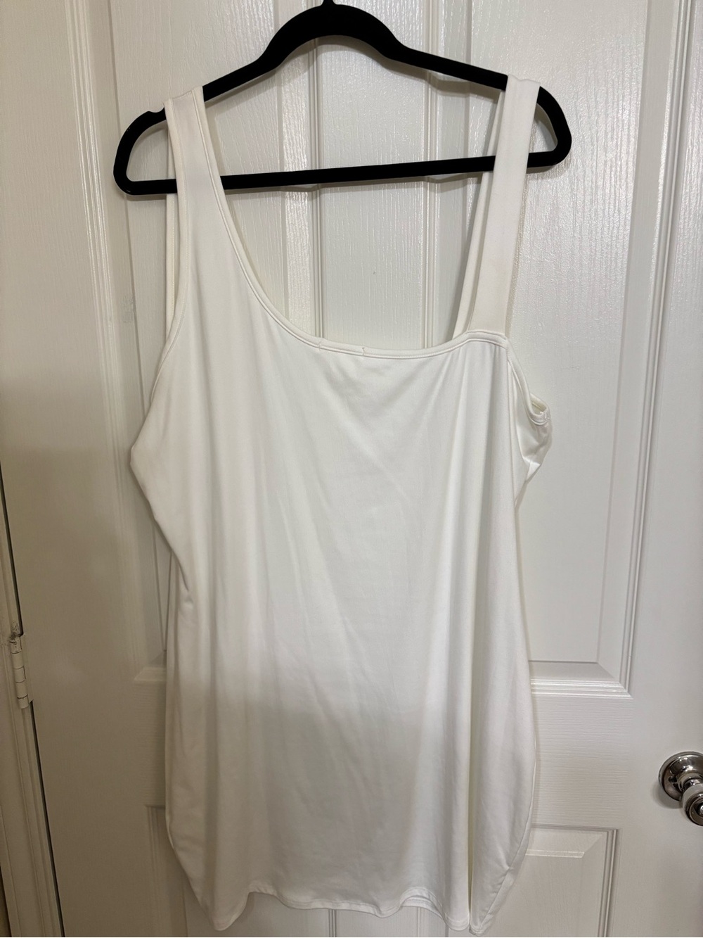 Women's White Scoop Neck Tank Top - Lightweight Layering Essential